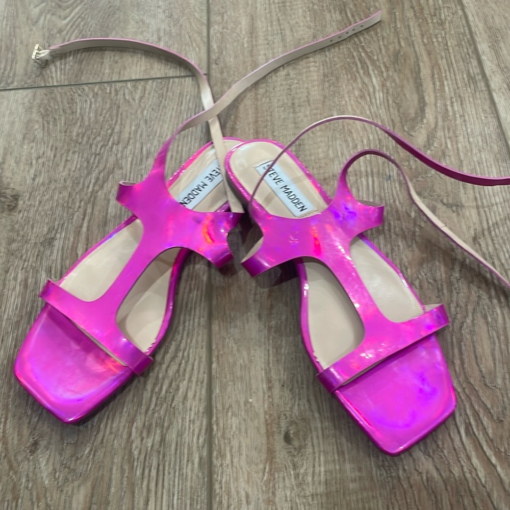 Brand new Steve Madden pink metallic wrap around sandal size 6